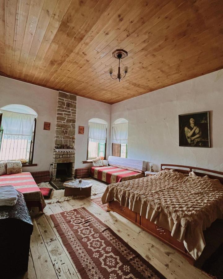 Traditional Guesthouse Permet Exterior photo