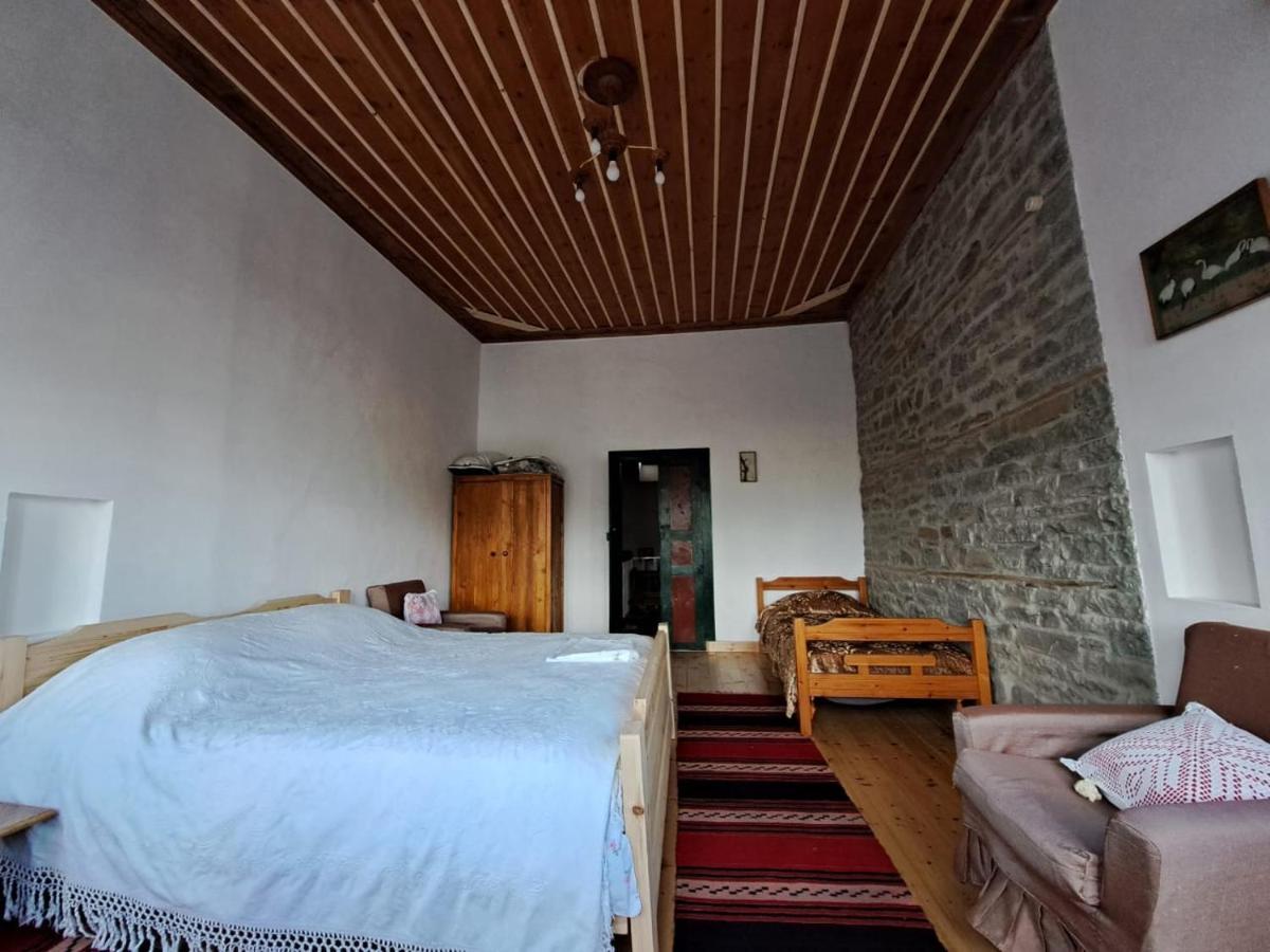 Traditional Guesthouse Permet Exterior photo