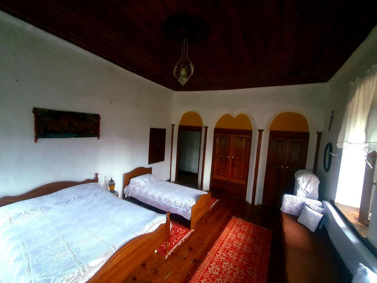 Traditional Guesthouse Permet Exterior photo