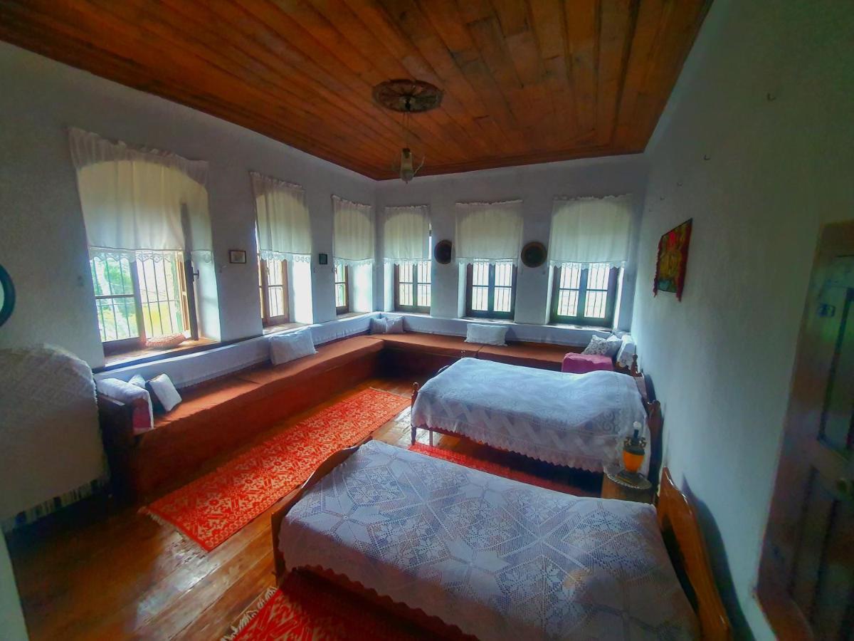 Traditional Guesthouse Permet Exterior photo