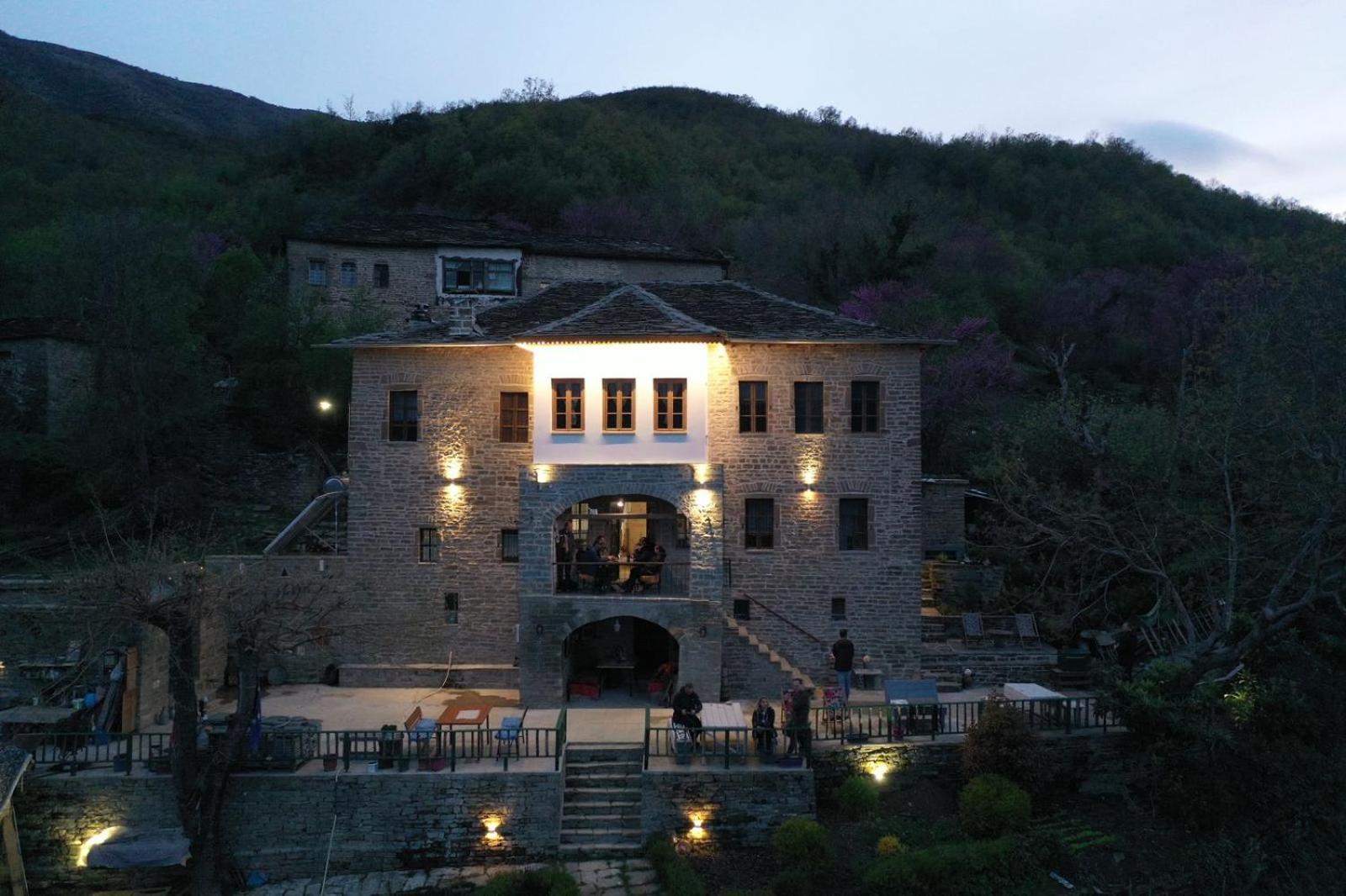 Traditional Guesthouse Permet Exterior photo