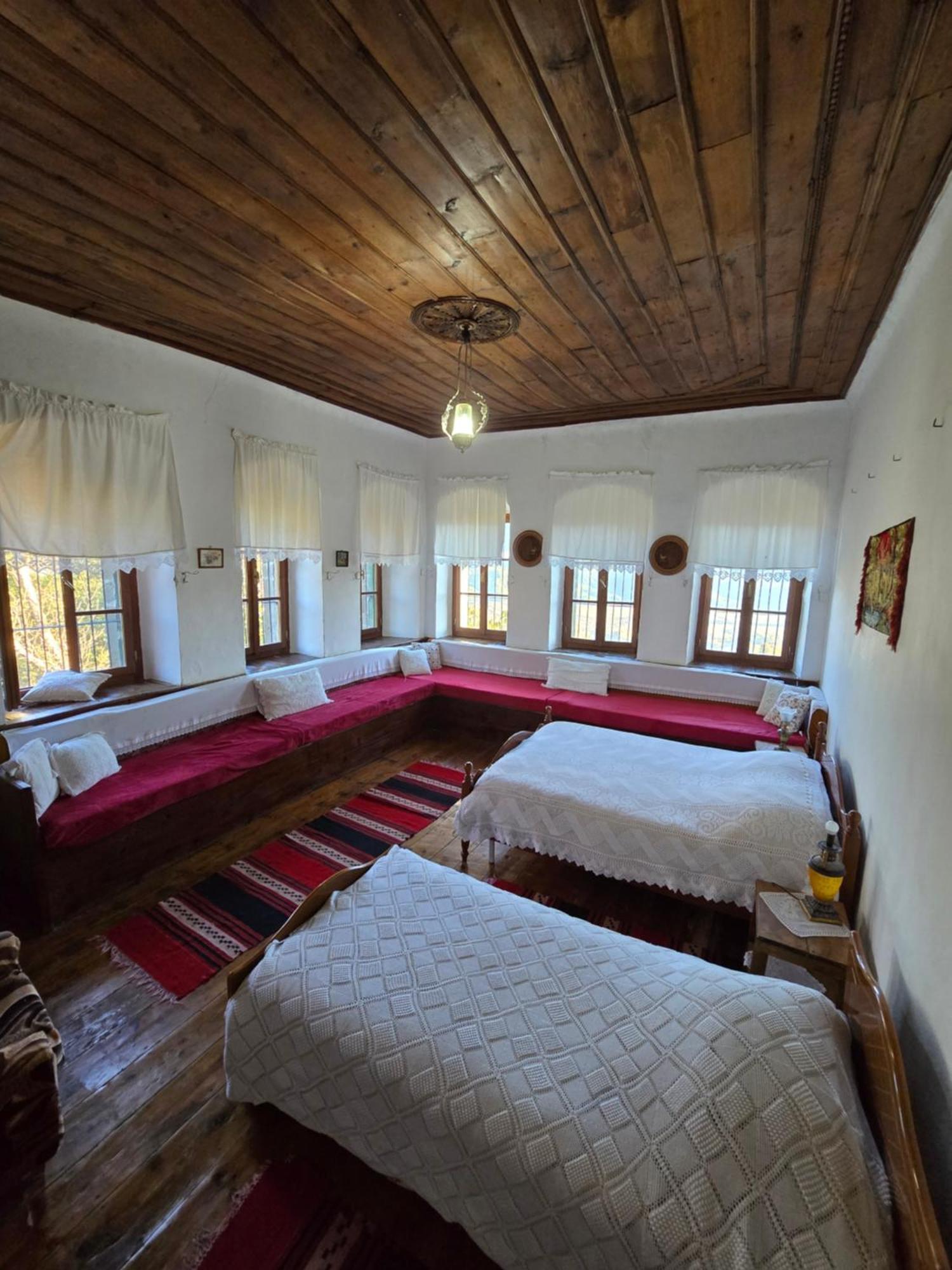 Traditional Guesthouse Permet Exterior photo
