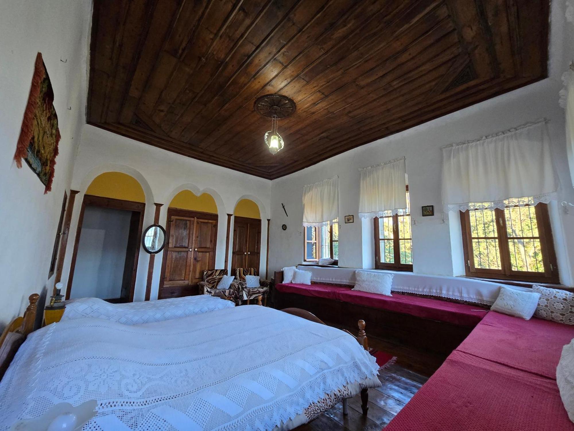Traditional Guesthouse Permet Exterior photo